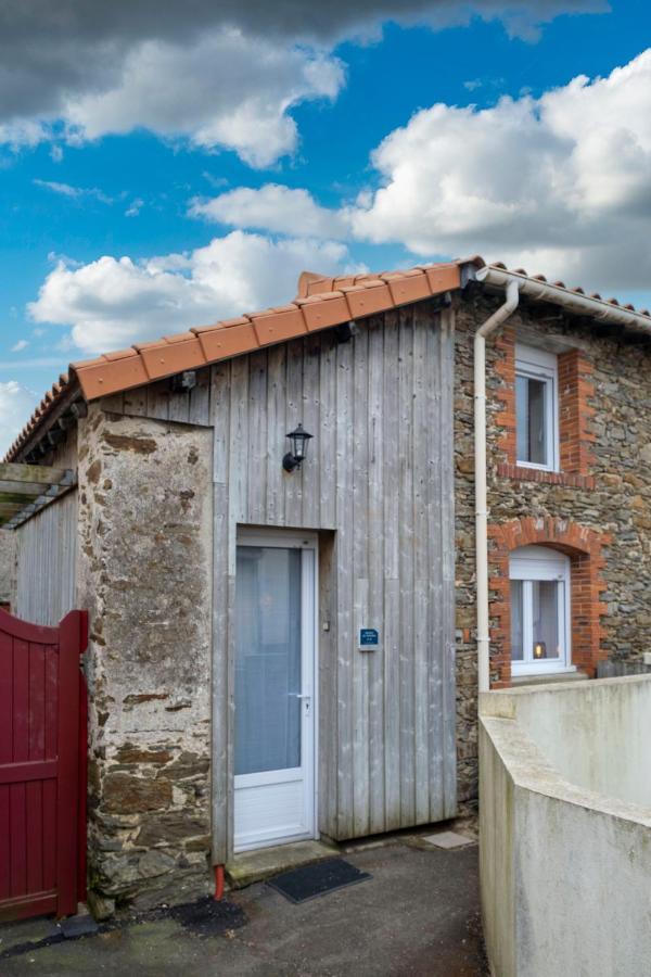 Апартаменти Le Duplex A Mimine Le Pin-en-Mauges Екстер'єр фото
